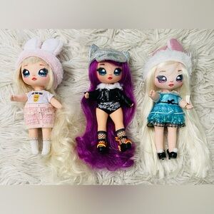 3 Na! Na! Na! dolls.  What you see is what you get.  :-)